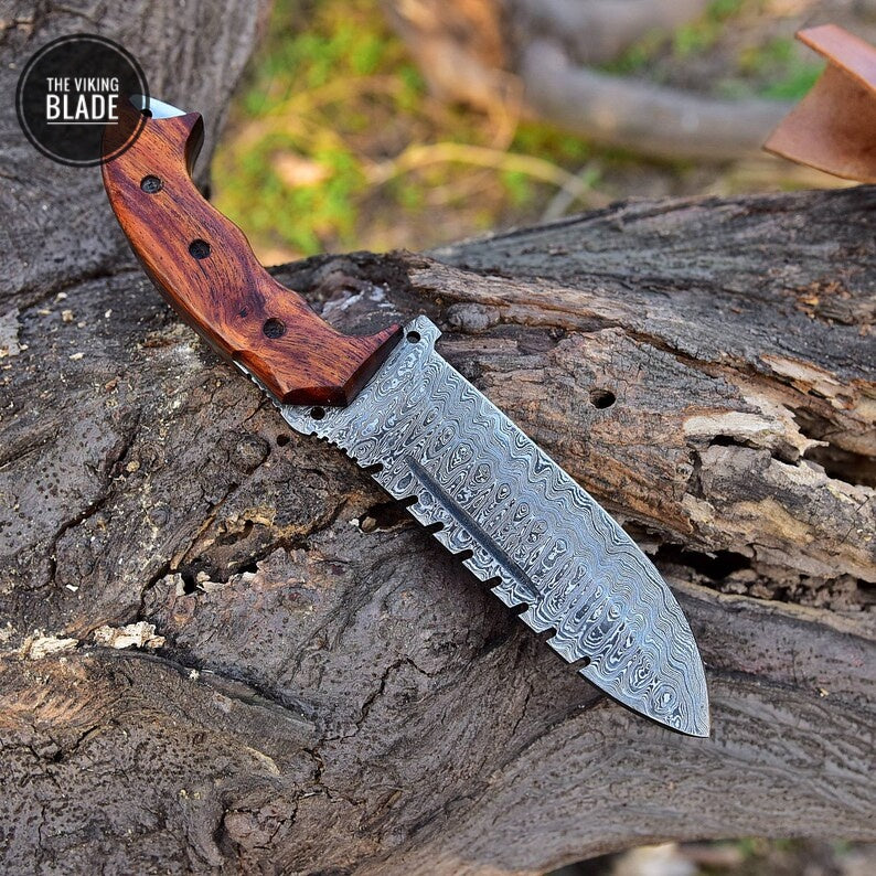 10" Handmade Damascus Steel Tracker SKINNING Hunting Knife WOOD HANDLE Comes with Genuine Leather Sheath