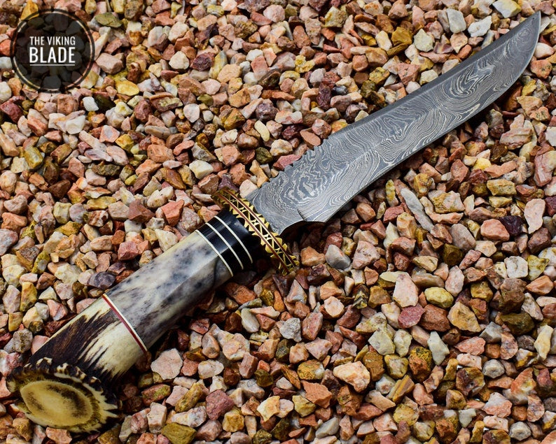 Stag Antlers Crown Handle Handmade Damascus Steel Knife with Free Leather Sheath
