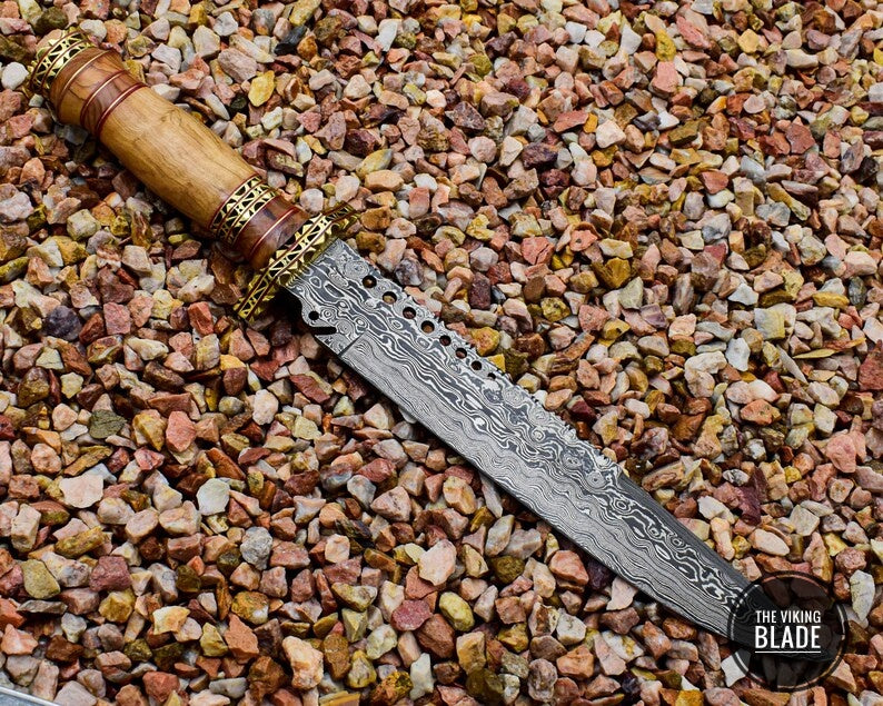 Quality Gift Hand Engraved Brass Embellishments Fancy Handmade Damascus Steel Hunting for beloved Father
