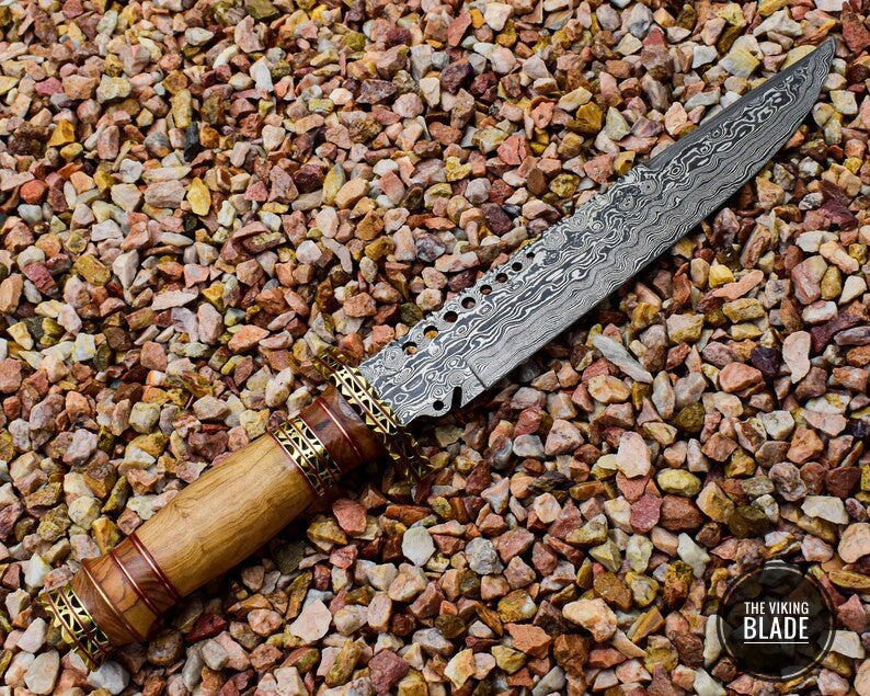 Quality Gift Hand Engraved Brass Embellishments Fancy Handmade Damascus Steel Hunting for beloved Father