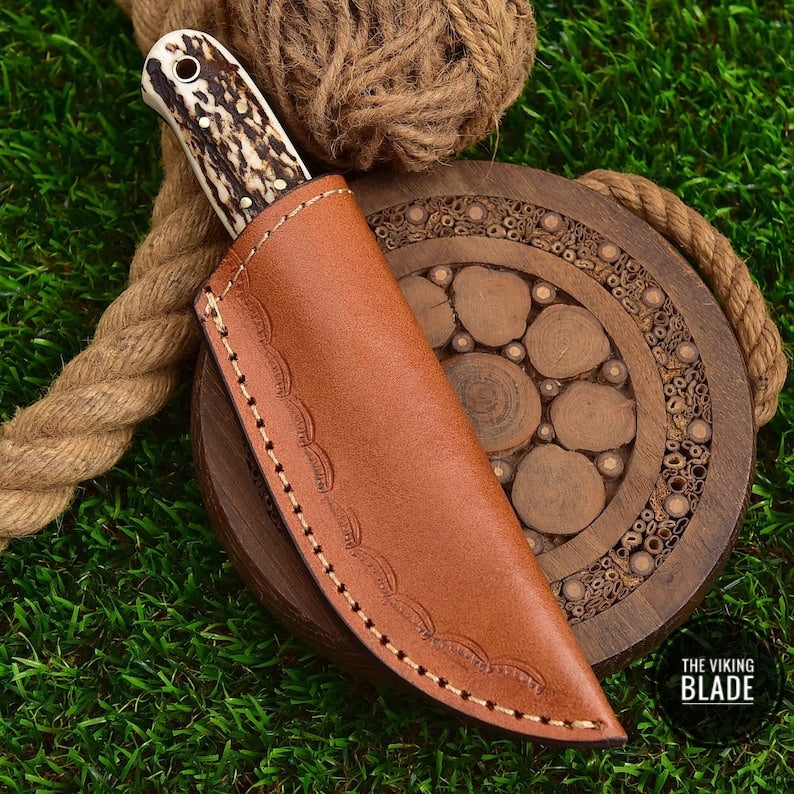 Custom Handmade Fixed Blade 1095 Damascus Steel Skinner Hunting Knife With Leather Sheath (Deer Stag Handle) Amazing Gift EDC