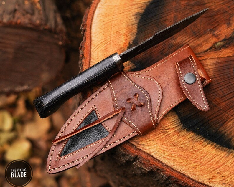 Hand forged Damascus steel knife Non slip Color wood handle leather sheath