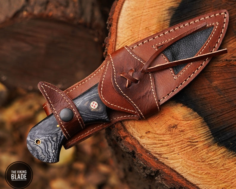 Hand forged Damascus steel knife Non slip Color wood handle leather sheath