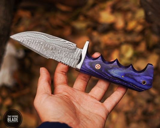 Hand forged Damascus steel knife Non slip Color wood handle leather sheath