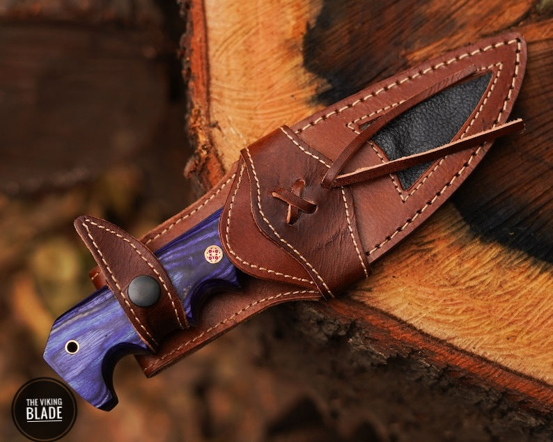 Hand forged Damascus steel knife Non slip Color wood handle leather sheath