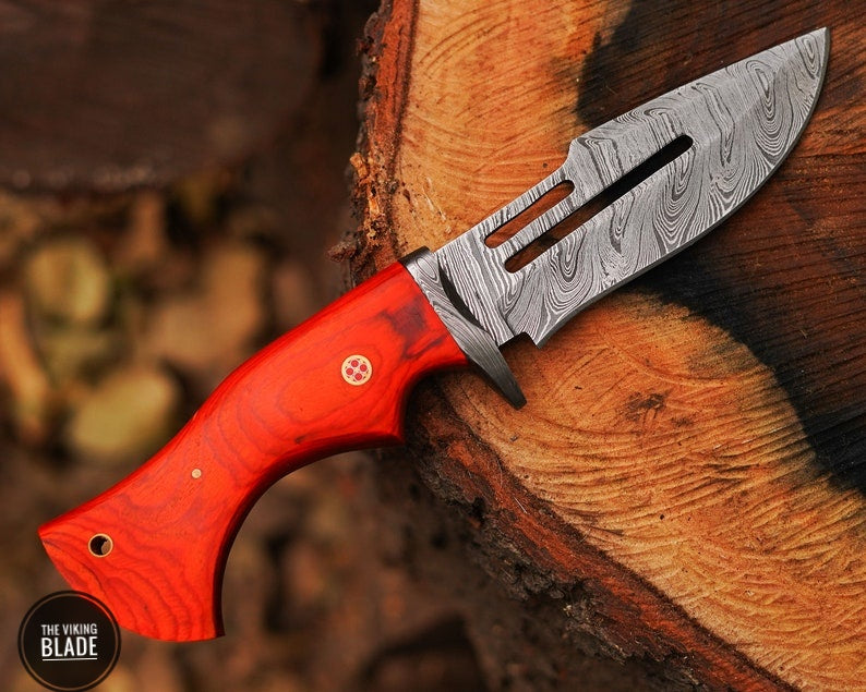 Hand forged Damascus steel knife Non slip Color wood handle leather sheath