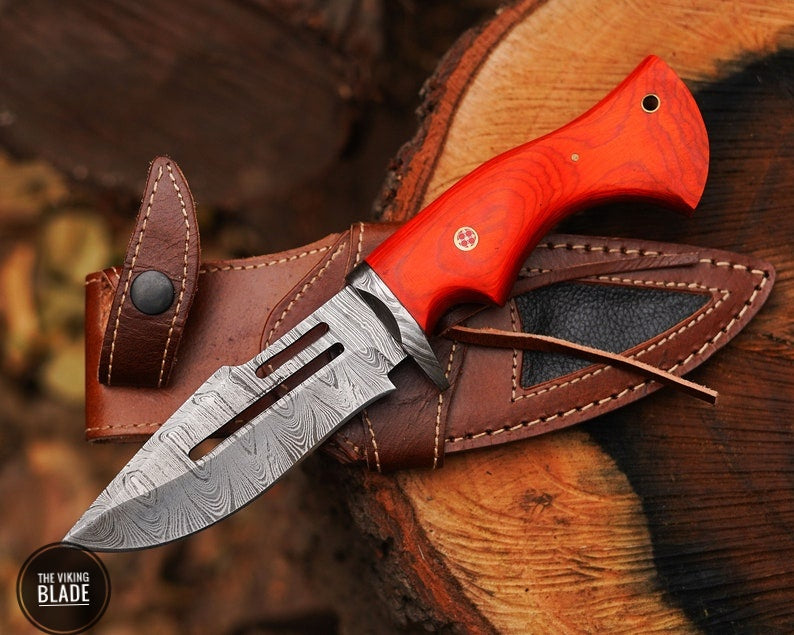 Hand forged Damascus steel knife Non slip Color wood handle leather sheath