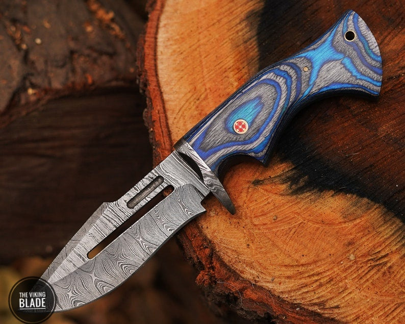 Hand forged Damascus steel knife Non slip Color wood handle leather sheath