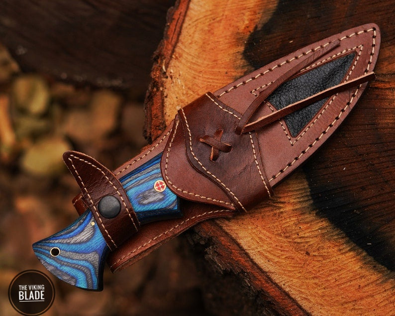 Hand forged Damascus steel knife Non slip Color wood handle leather sheath