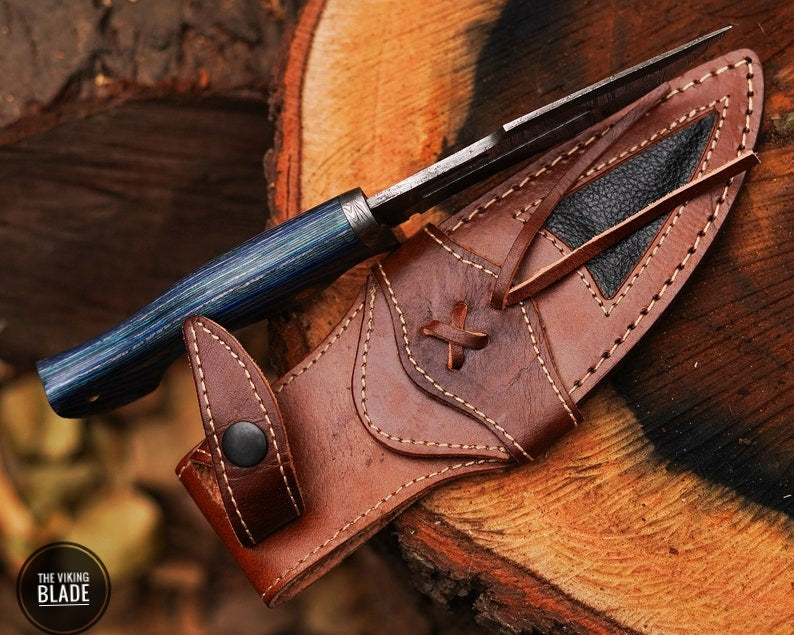 Hand forged Damascus steel knife Non slip Color wood handle leather sheath
