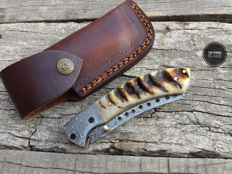Beautiful Damascus steel handmade folding pocket knife himalayan ram horn handle