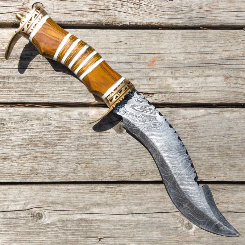Damascus Steel Decorative Collectible Hunting Knife with Leather Sheath