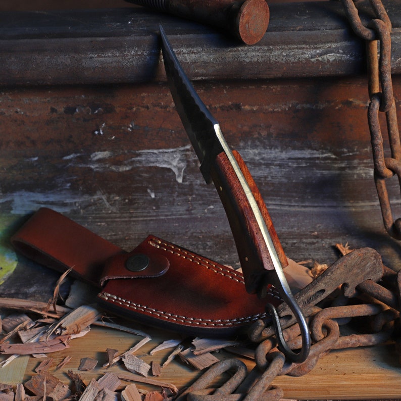 Hunting Knife | Functional Full Tang High Carbon Steel Sharpened Trailing Point Blade w/ Finger Hole - Brown Handle