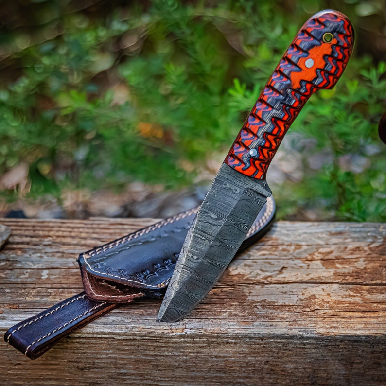 Full Tang Damascus Steel Hunting Knife – Hand Forged Blended Steel Clip Point Outdoor Knife with Genuine Leather Belt Sheath