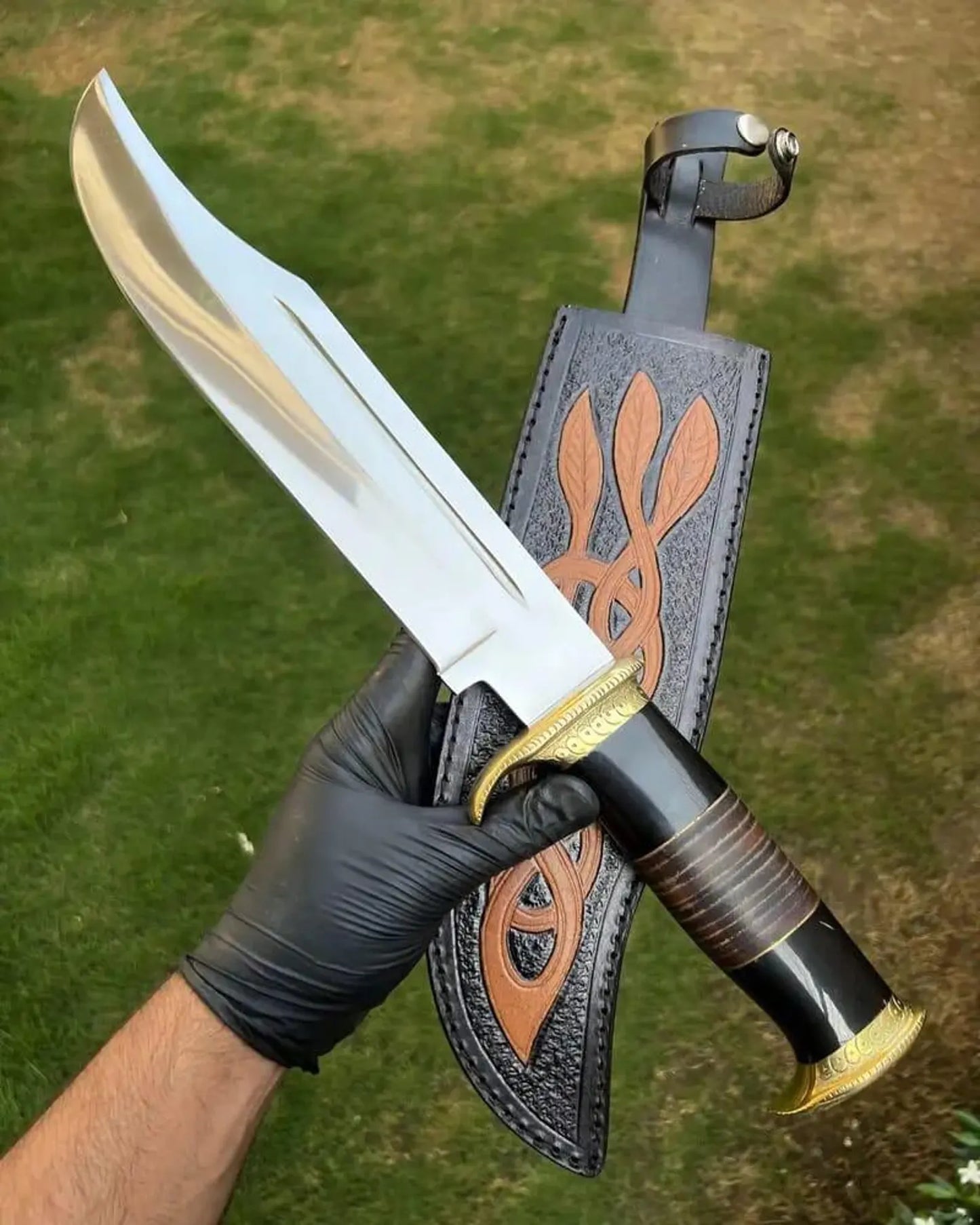 Custom Handmade D2 Steel Bowie Knife – Blood Grooved, Buffalo Horn & Leather Handle