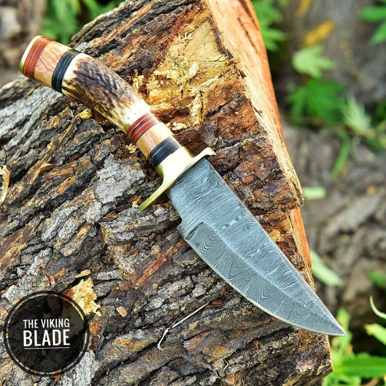 Custom Handmade Damascus Steel Hunting Skinning Knife Stag HANDLE BRASS GUARD Comes With Genuine Leather Seath