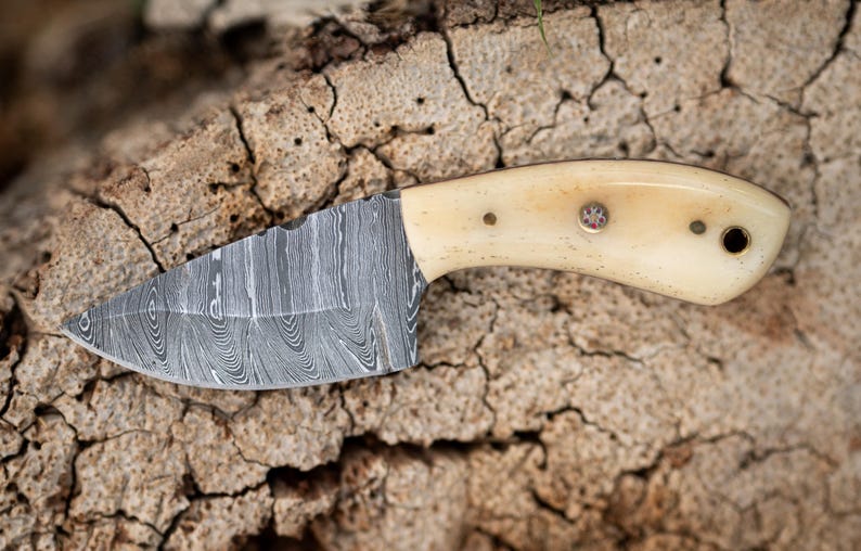 Custom Handmade Damascus Steel Skinner Knife With Leather Sheath