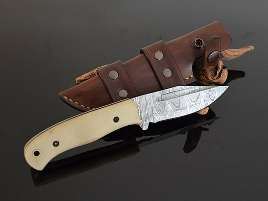Full Tang Damascus Steel Hunting EDC Bushcraft Knife with Handmade Horizontal Leather Sheath