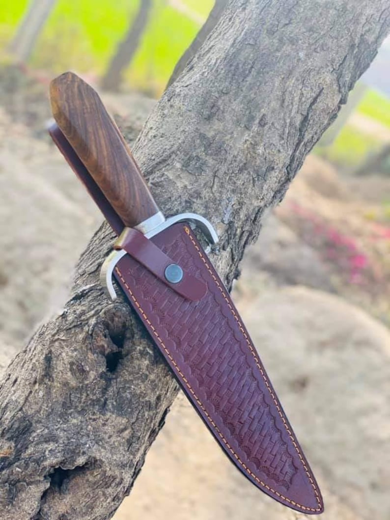 Handmade Bagwell Bowie Knife | Forged Feather Pattern Damascus Steel | Rosewood Handle With Free Cow Leather Sheath