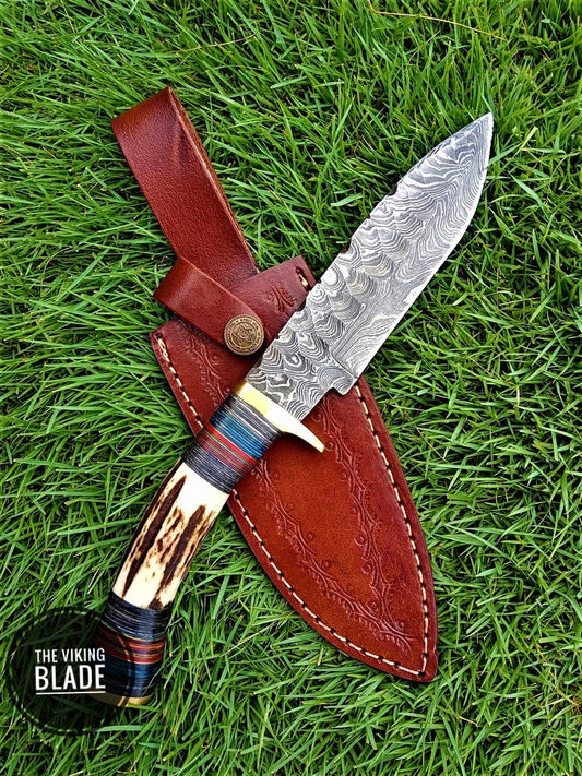 Custom Handmade Damascus Steel Hunting Skinning Knife Deer Stag Handle Survival Comes with Genuine Leather Sheath
