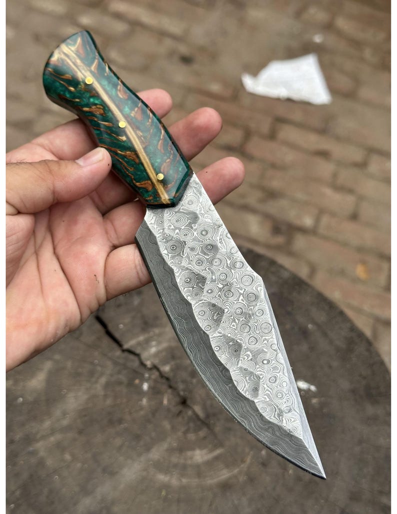 Handmade Damascus Steel Hunting Knife: Resin Pine Cone Handle, Leather Sheath