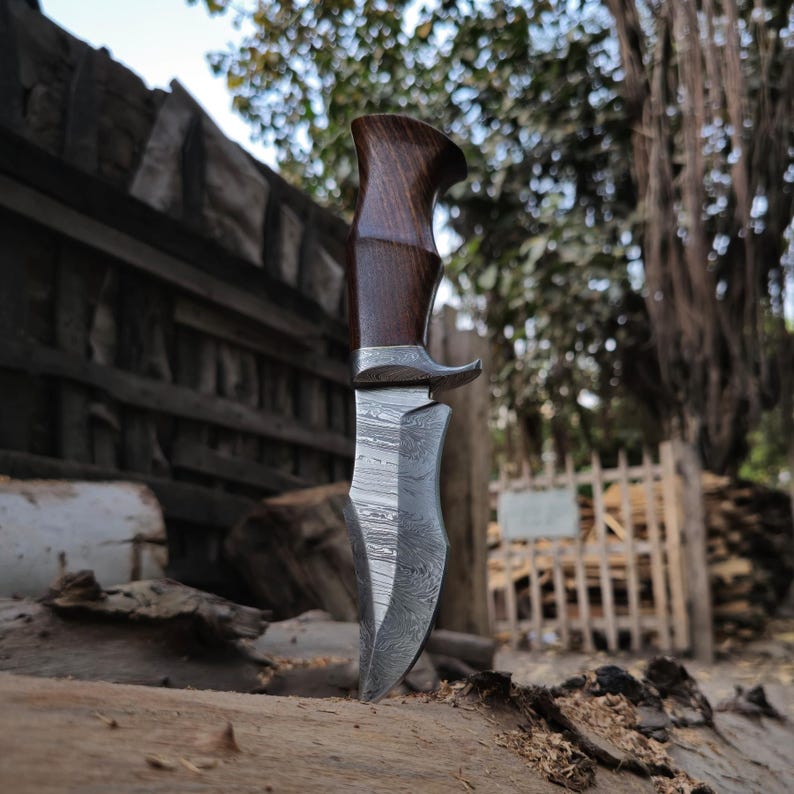 Handmade Damascus Steel Bushcraft Hunting Survival knife with Horizontal Carry Leather Sheath