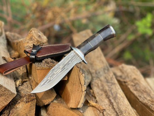 Hand Crafted Beautifully Designed Damascus Steel Blade Hunting Knife with Premium Leather Sheath Cover