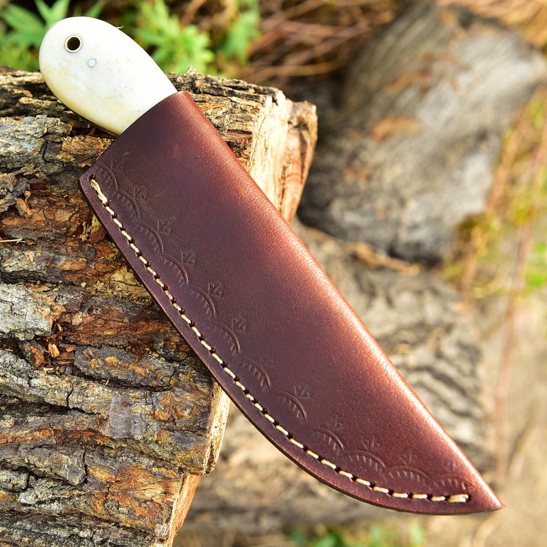 Handmade Damascus Steel hunting fixed blade survival bull Cutter knife Survival Comes With Genuine Leather Sheath