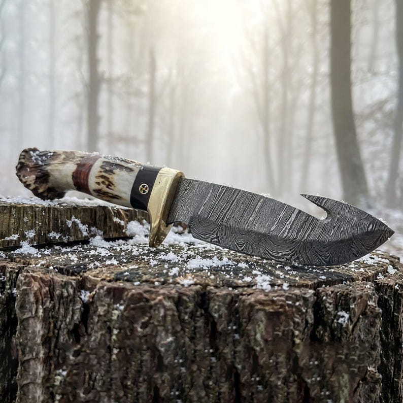 Damascus Gut Hook Skinner Knife: Antler Crown Handle, Leather Sheath