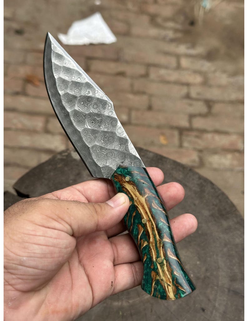 Handmade Damascus Steel Hunting Knife: Resin Pine Cone Handle, Leather Sheath