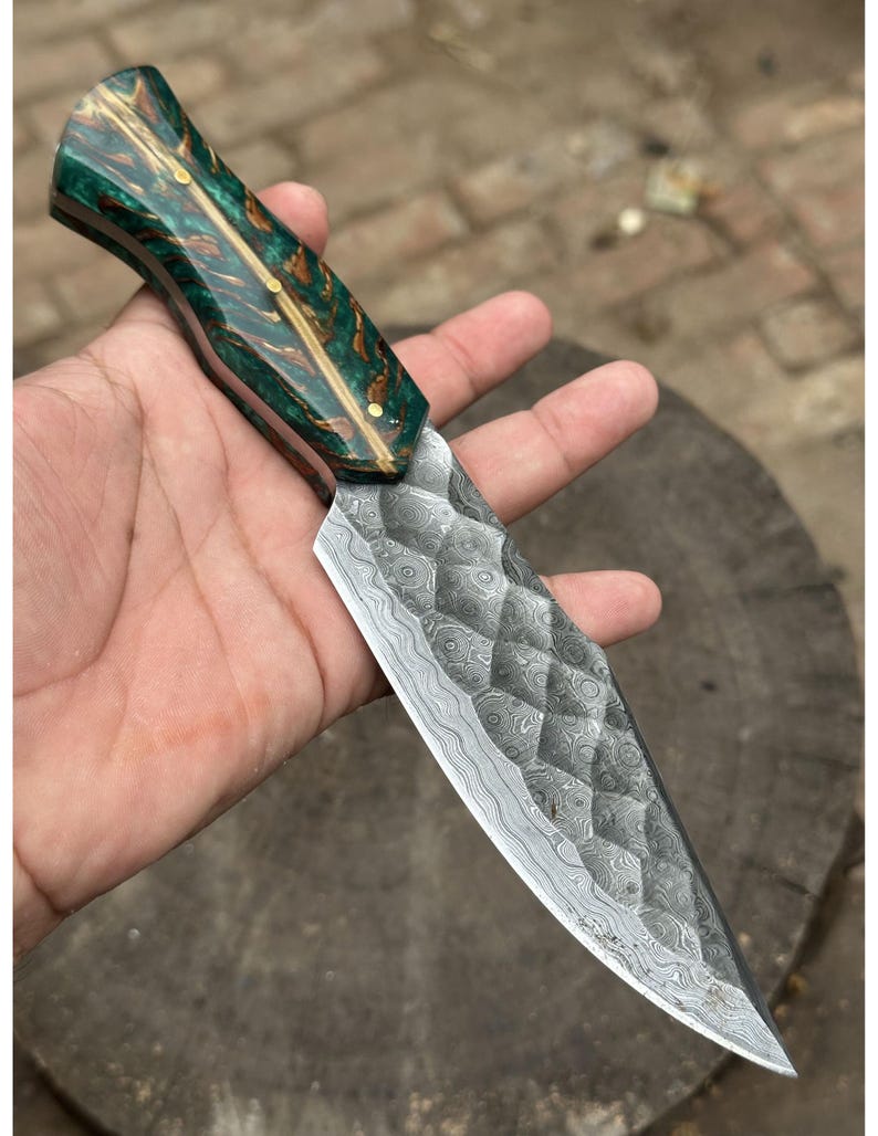Handmade Damascus Steel Hunting Knife: Resin Pine Cone Handle, Leather Sheath