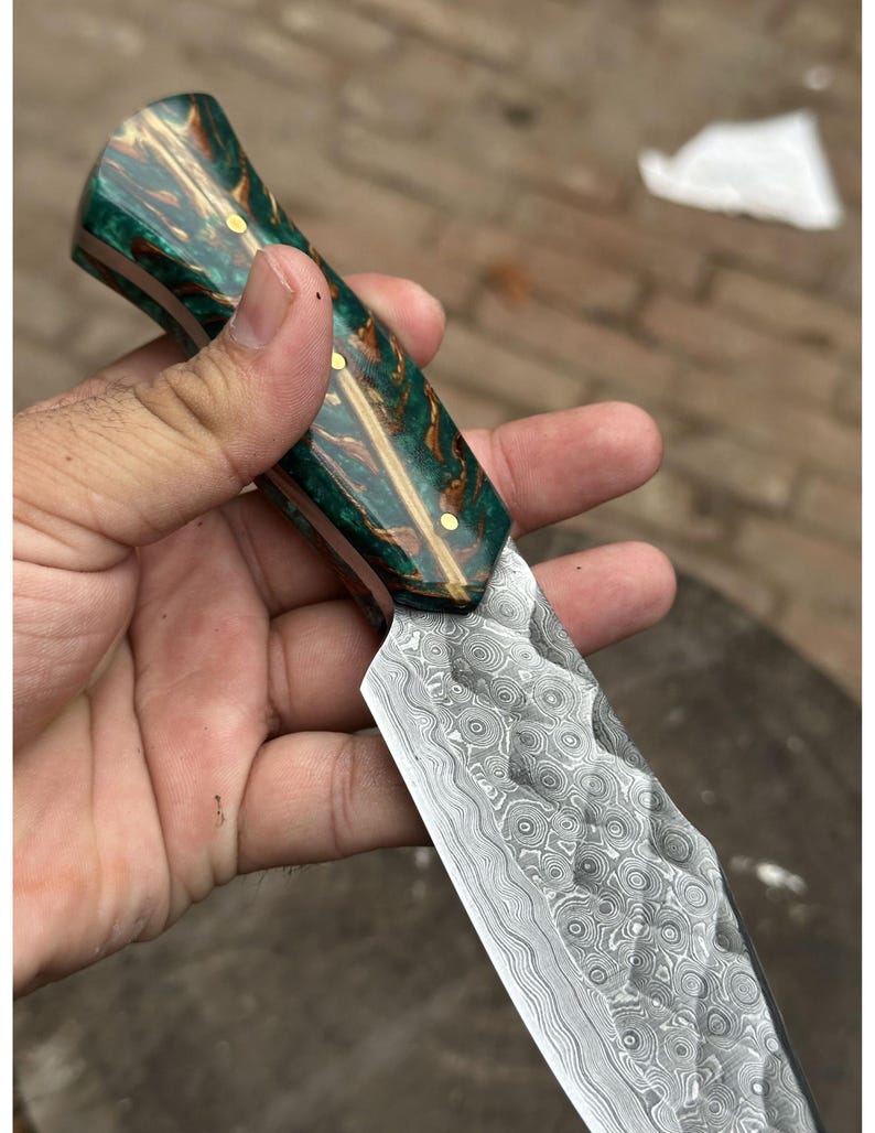Handmade Damascus Steel Hunting Knife: Resin Pine Cone Handle, Leather Sheath