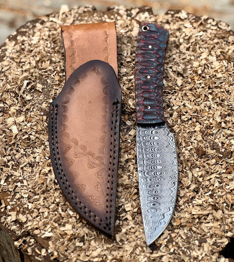 Handmade Damascus Steel Skinning Knife Ergonomic Handle With Leather Sheath
