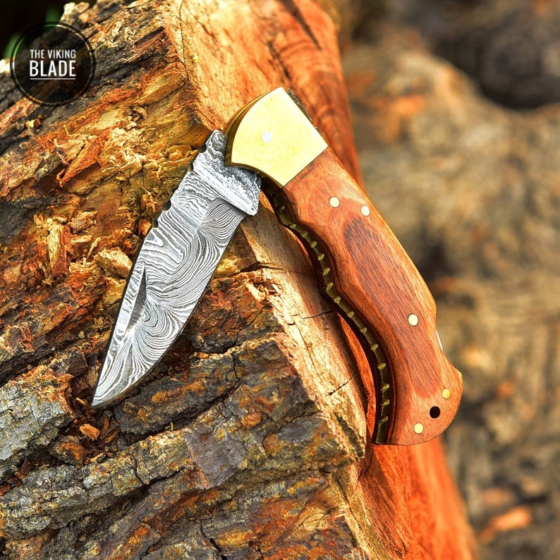 Custom Handmade Damascus Steel Folding Pocket Knife Hunting CAMPING EDC Comes with Genuine Leather Sheath