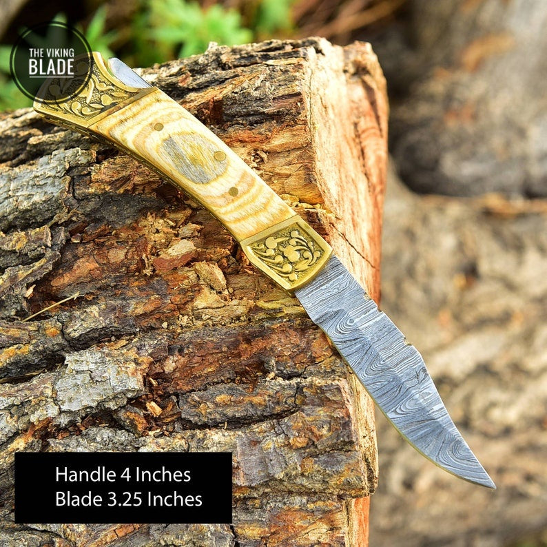 Custom Handmade Damascus Steel folding pocket knife Hunting Camping Comes with Genuine Leather Sheath