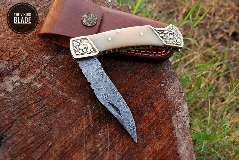 Custom Handmade Damascus Steel folding pocket knife Hunting Camping Comes with Genuine Leather Sheath