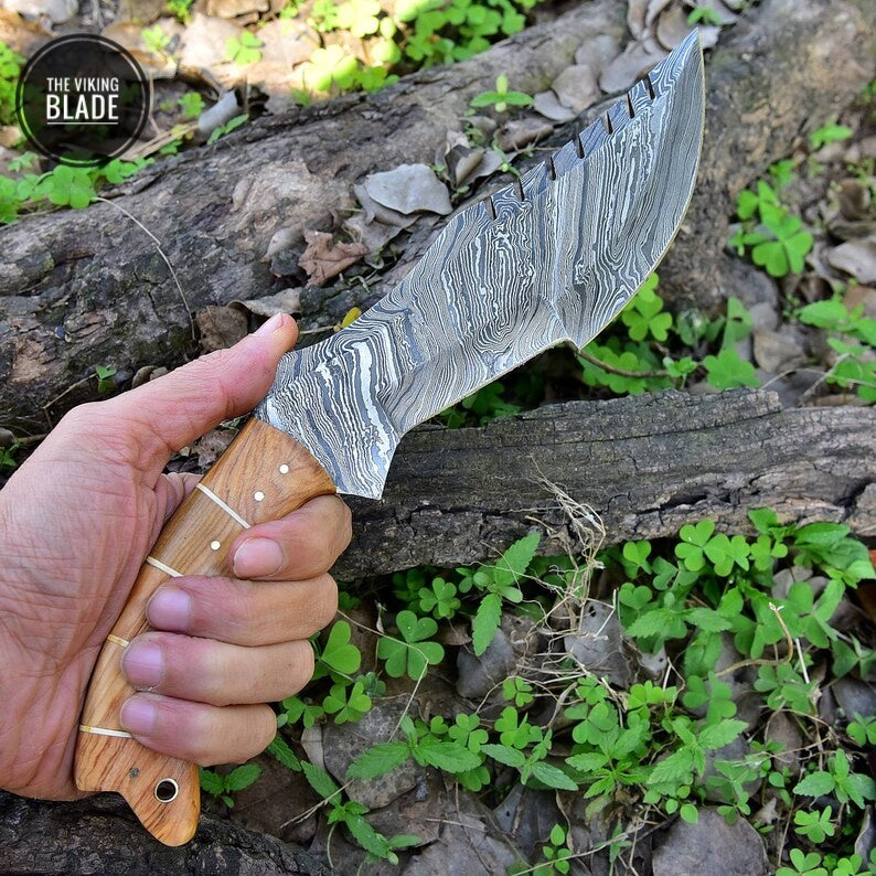 12” Handmade Damascus Steel hunting tracker fixed blade Bushcraft Knife Comes with leather cover