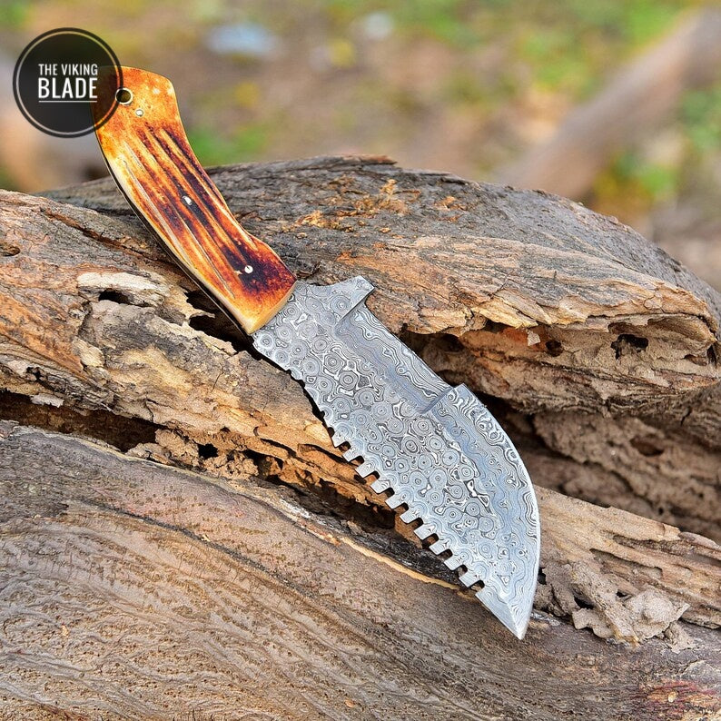 Custom Handmade Damascus Steel Hunting Skinning TRACKER KNIFE SURVIVAL Comes With Genuine Leather Cover