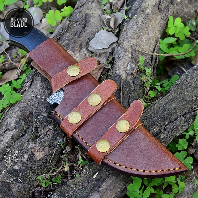 Forged Damascus Hunting Tracker Bowie Survival Bush craft Knife FULL TANG Comes with Genuine Leather Sheath