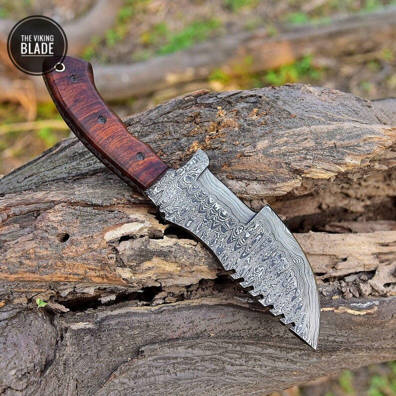 Handmade Hunting Bushcraft Tactical Knife Forged Damascus Steel Survival EDC Comes with Genuine Leather Sheath