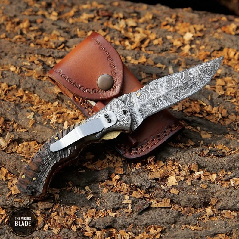 Handmade Damascus Steel Folding Blade Knife (Ram Horn Handle)