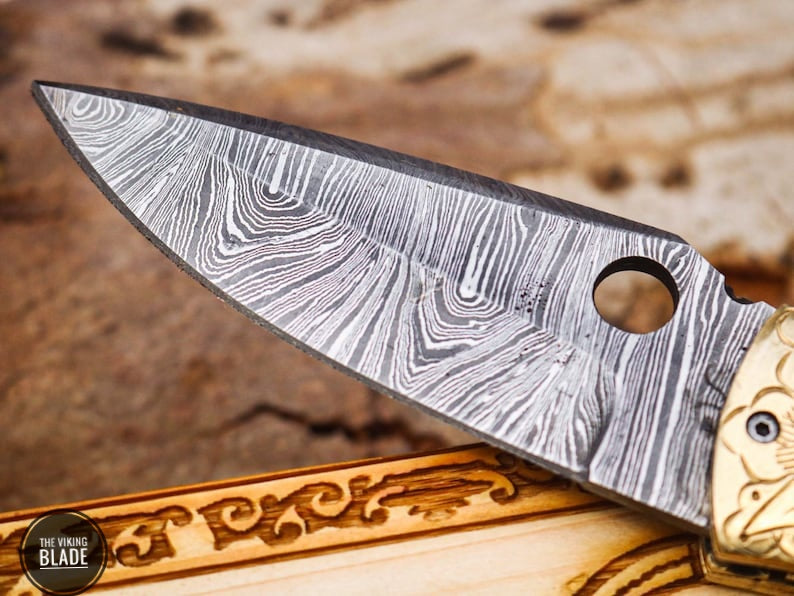 Handmade Damascus Steel Pocket Knife, Hand Forged Damascus Knife, Resin and Brass Handle