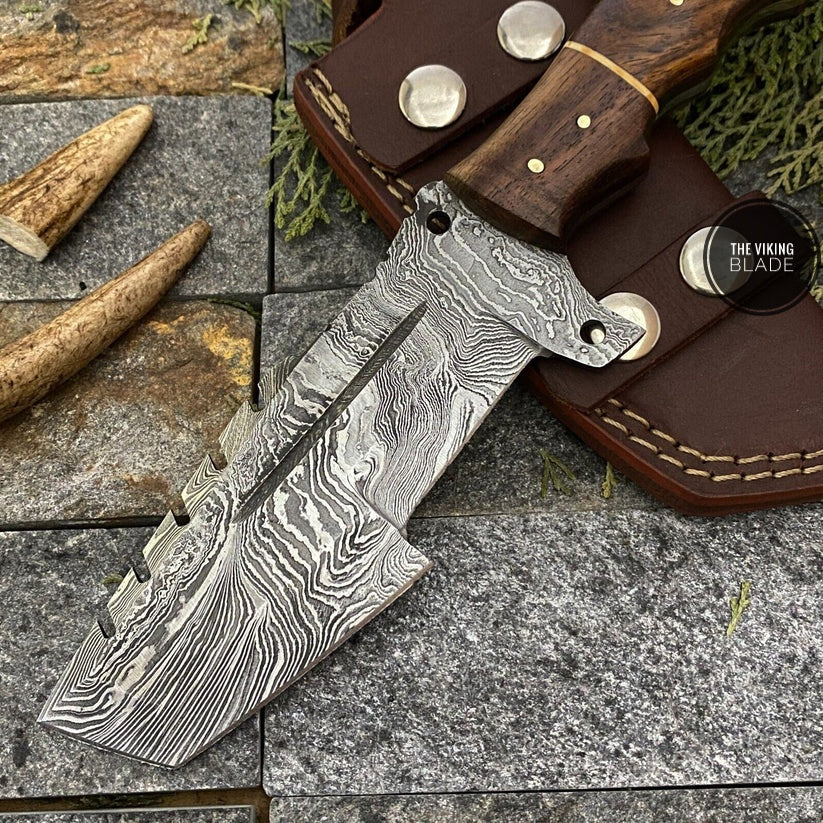 HAND FORGED DAMASCUS STEEL CAMPING TRACKER HUNTING KNIFE WITH SHEATH