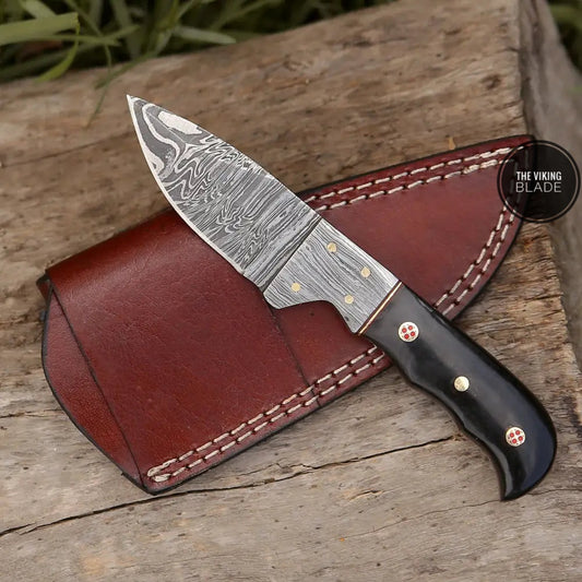 7.25” Handmade Forged Damascus Steel Full Tang Skinner Knife - Buffalo Horn Handle