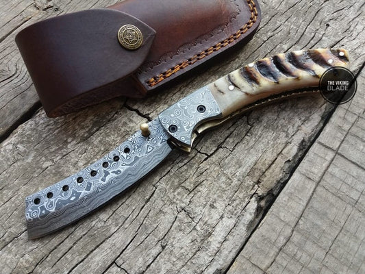 Beautiful Damascus steel handmade folding pocket knife himalayan ram horn handle