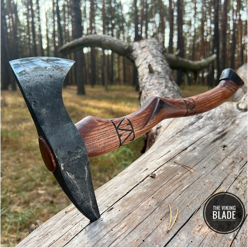 Handmade tomahawk axe "Black Hawk" | The Viking Blade |