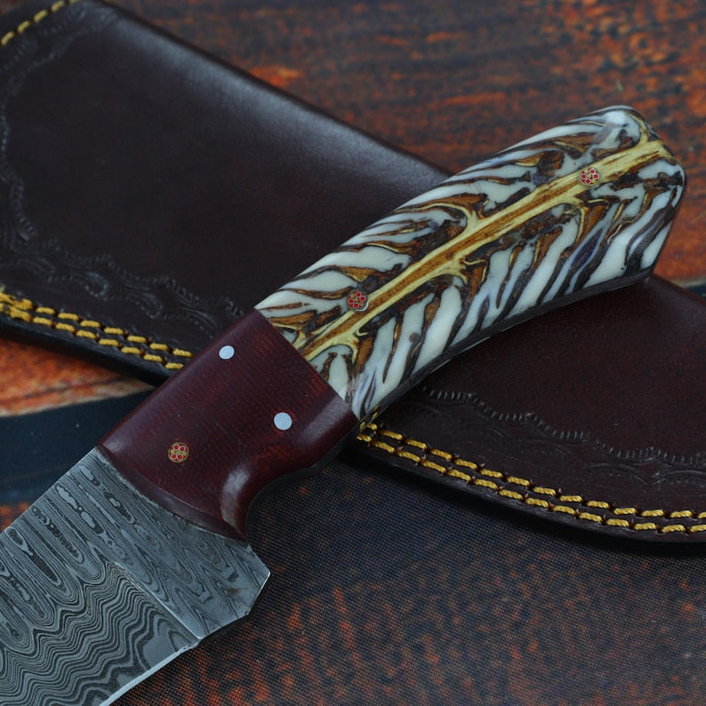 Full-tang Damascus knife with genuine leather sheath