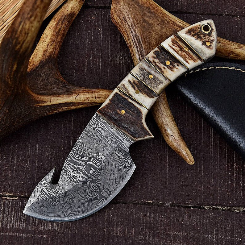 Damascus Steel Outdoor Knife - Full Tang Gut Hook Collectible Stag Handle Hunting Knife With Leather Sheath