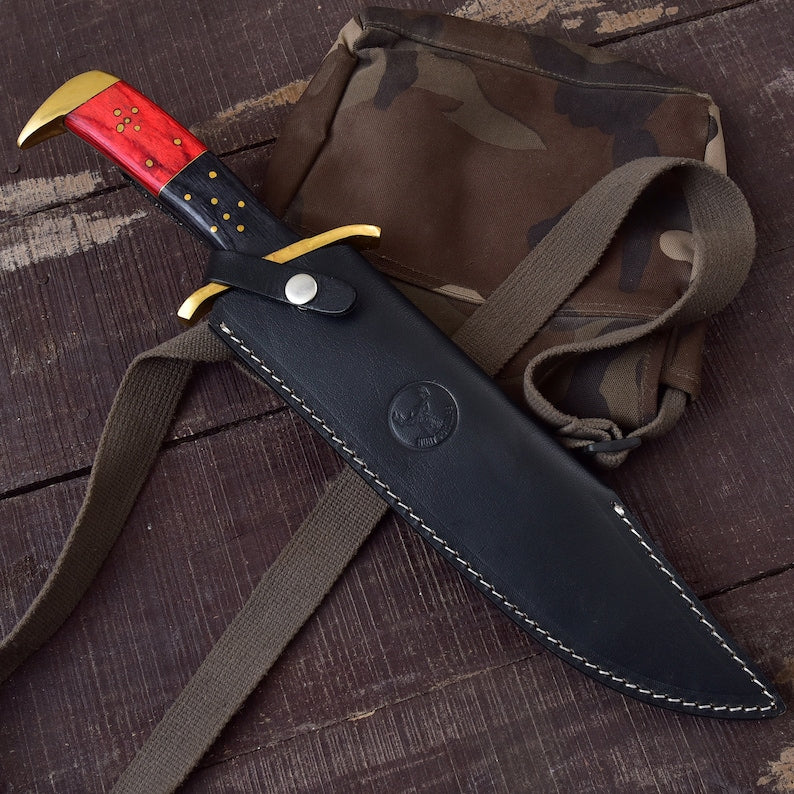 Damascus Steel Hunting Knife - Pattern Welded Clip Point Collectible Outdoor Knife with Leather Sheath