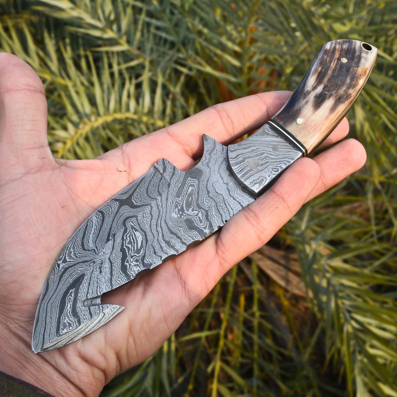 Handmade Damascus Steel Gut Hook Hunting Knife